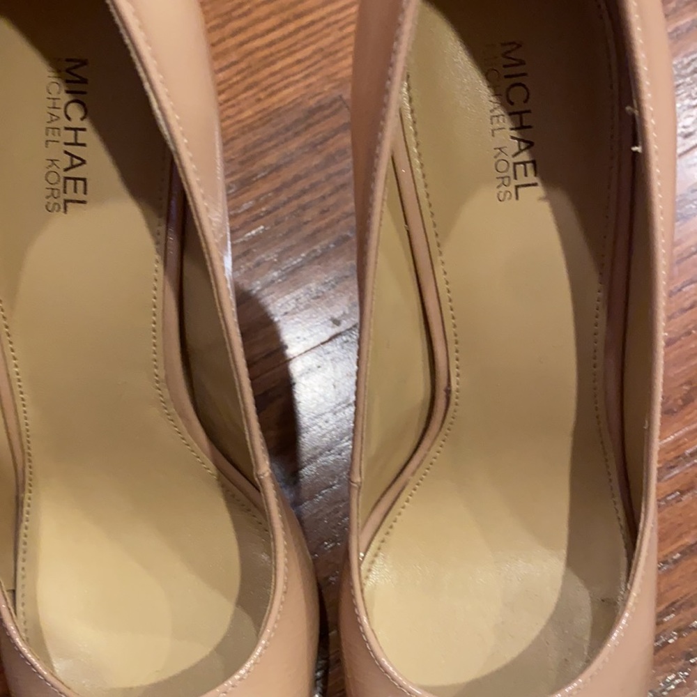 Michael Kors Davis Patent Pump - Picture 7 of 11